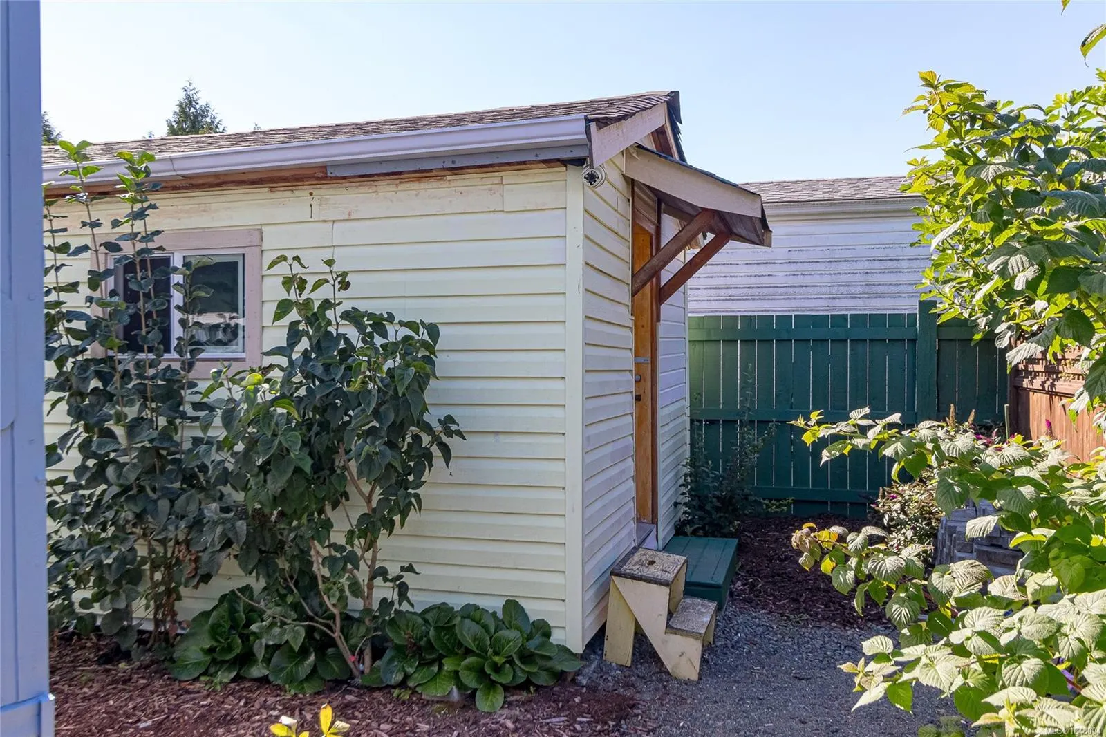 7701 Central Saanich Rd