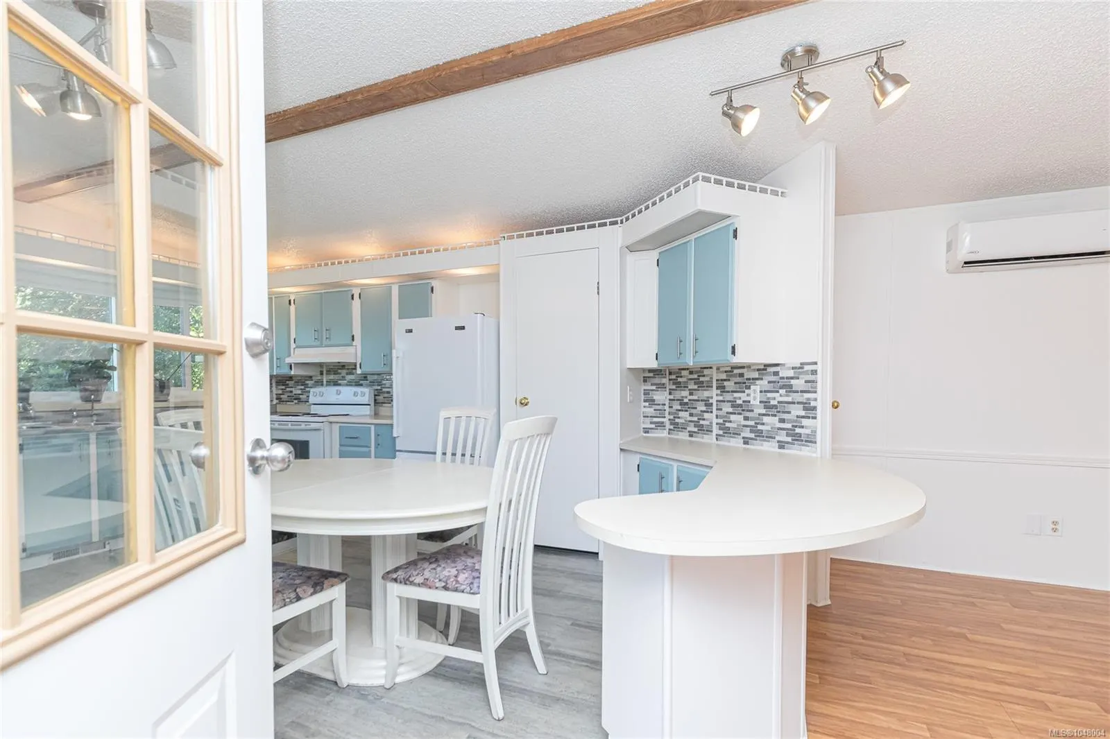 7701 Central Saanich Rd
