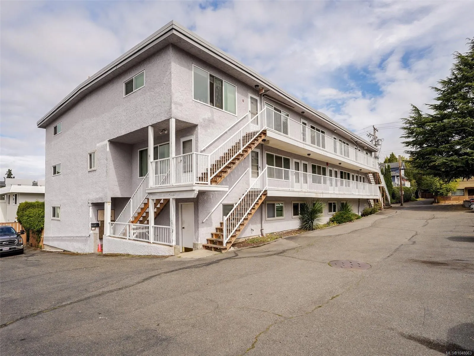 642 Admirals Rd