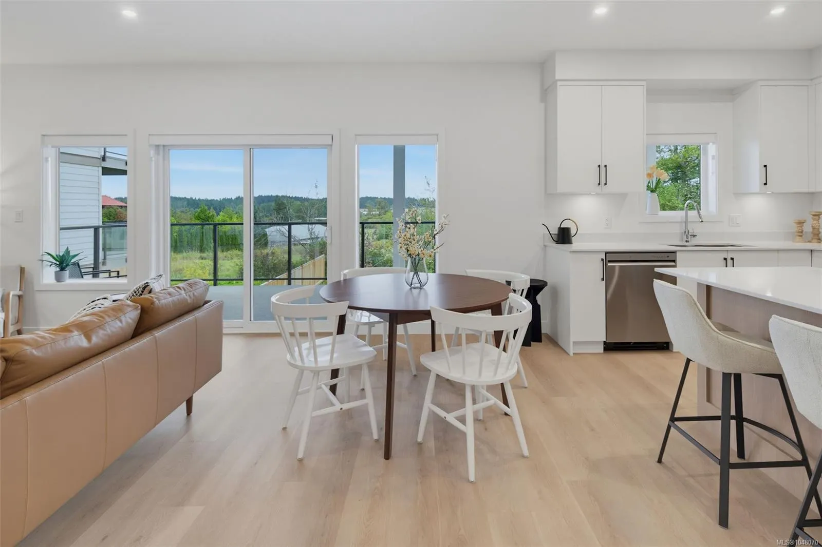 7043 Central Saanich Rd
