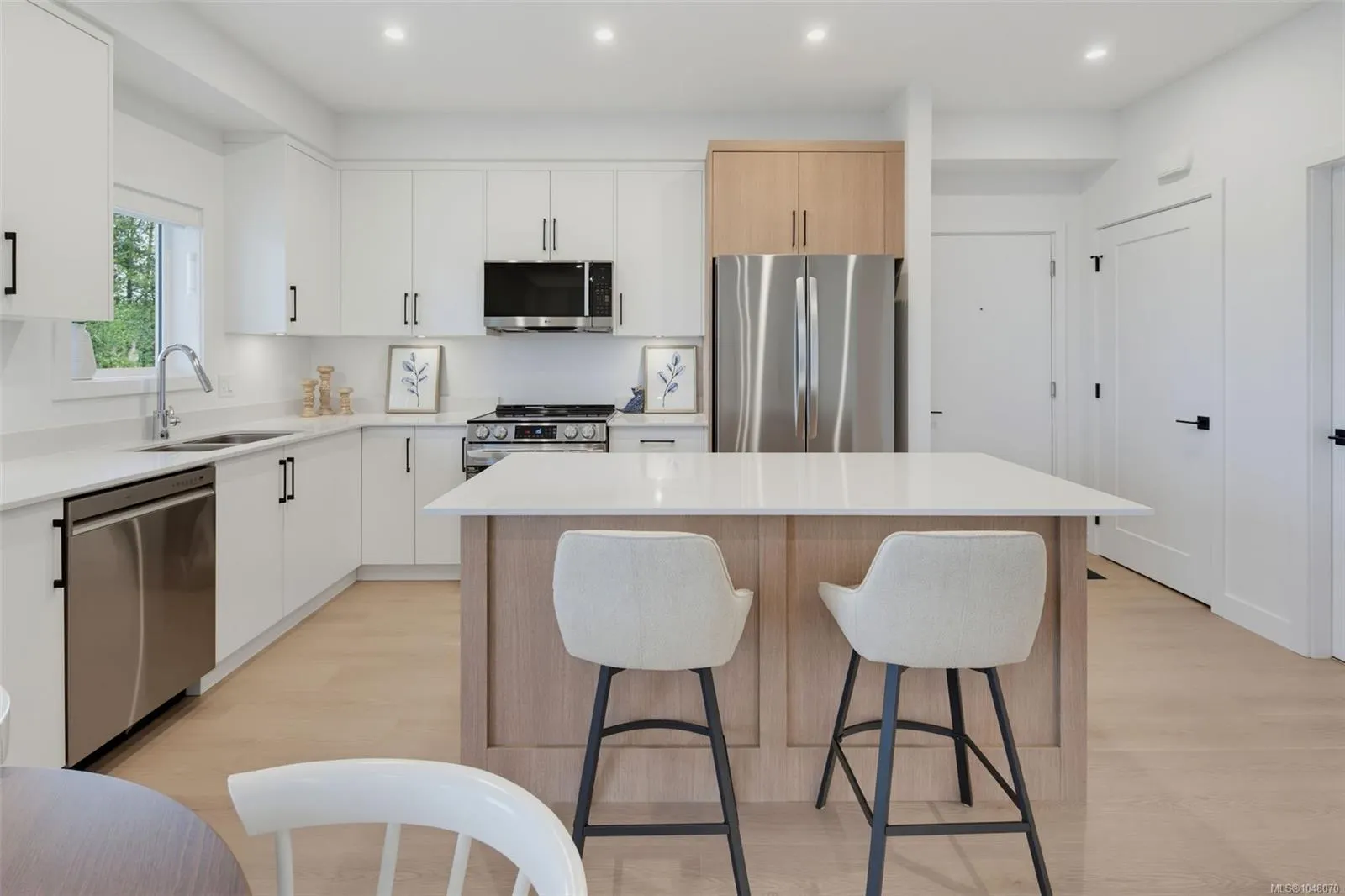 7043 Central Saanich Rd