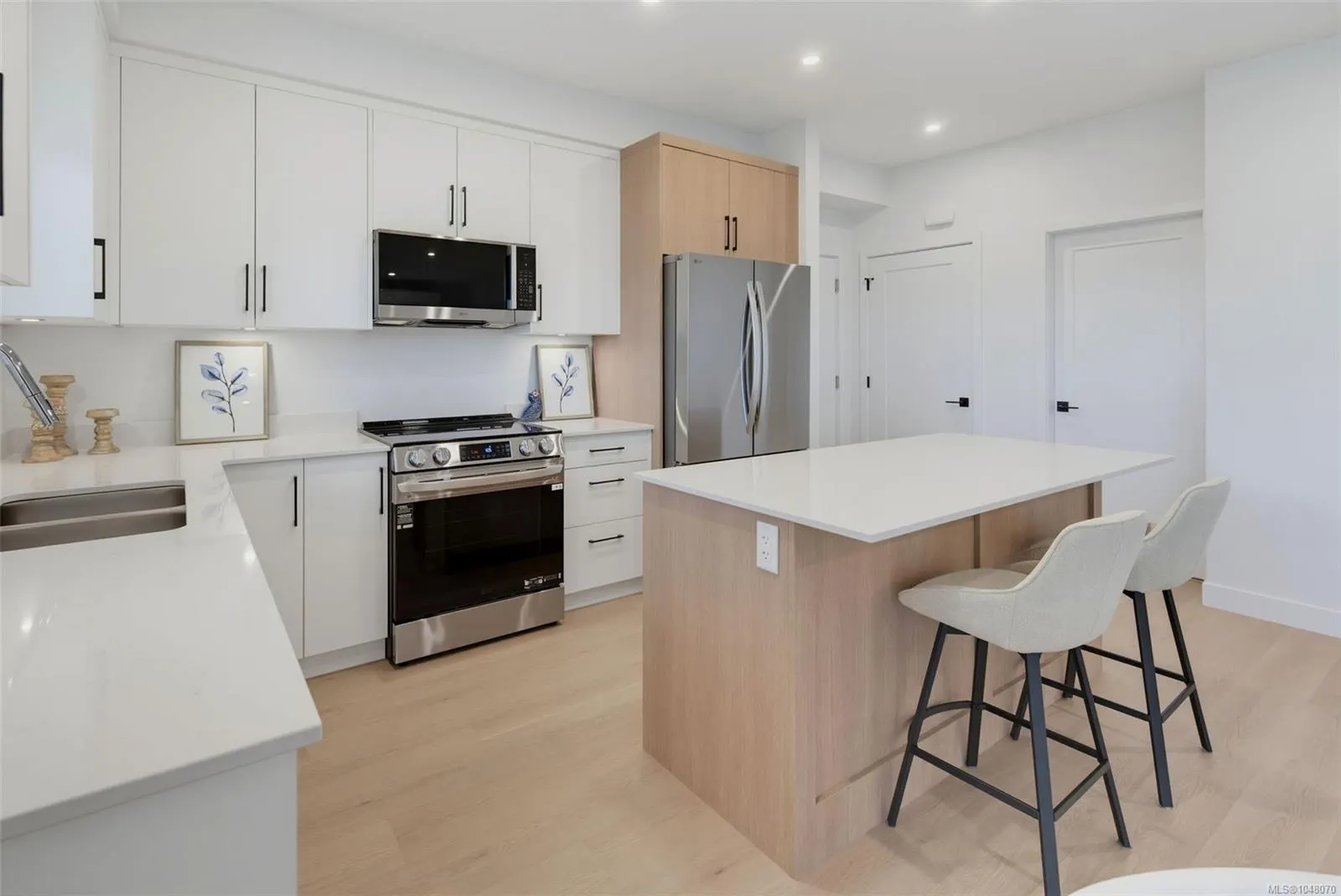 7043 Central Saanich Rd