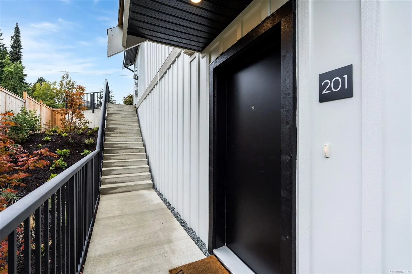 7043 Central Saanich Rd