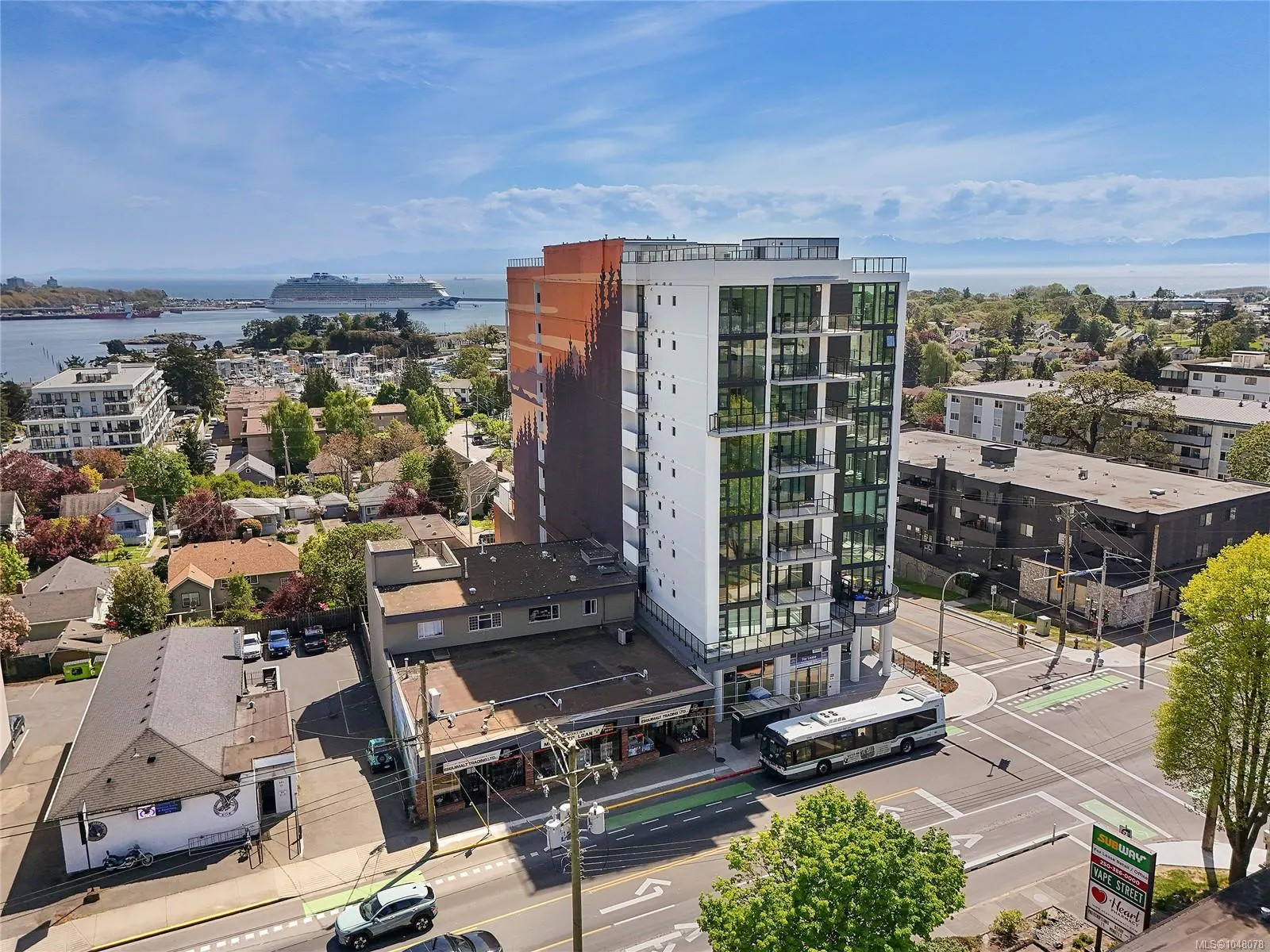 899 Esquimalt Rd