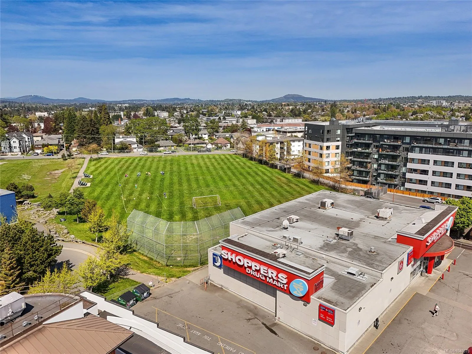 899 Esquimalt Rd