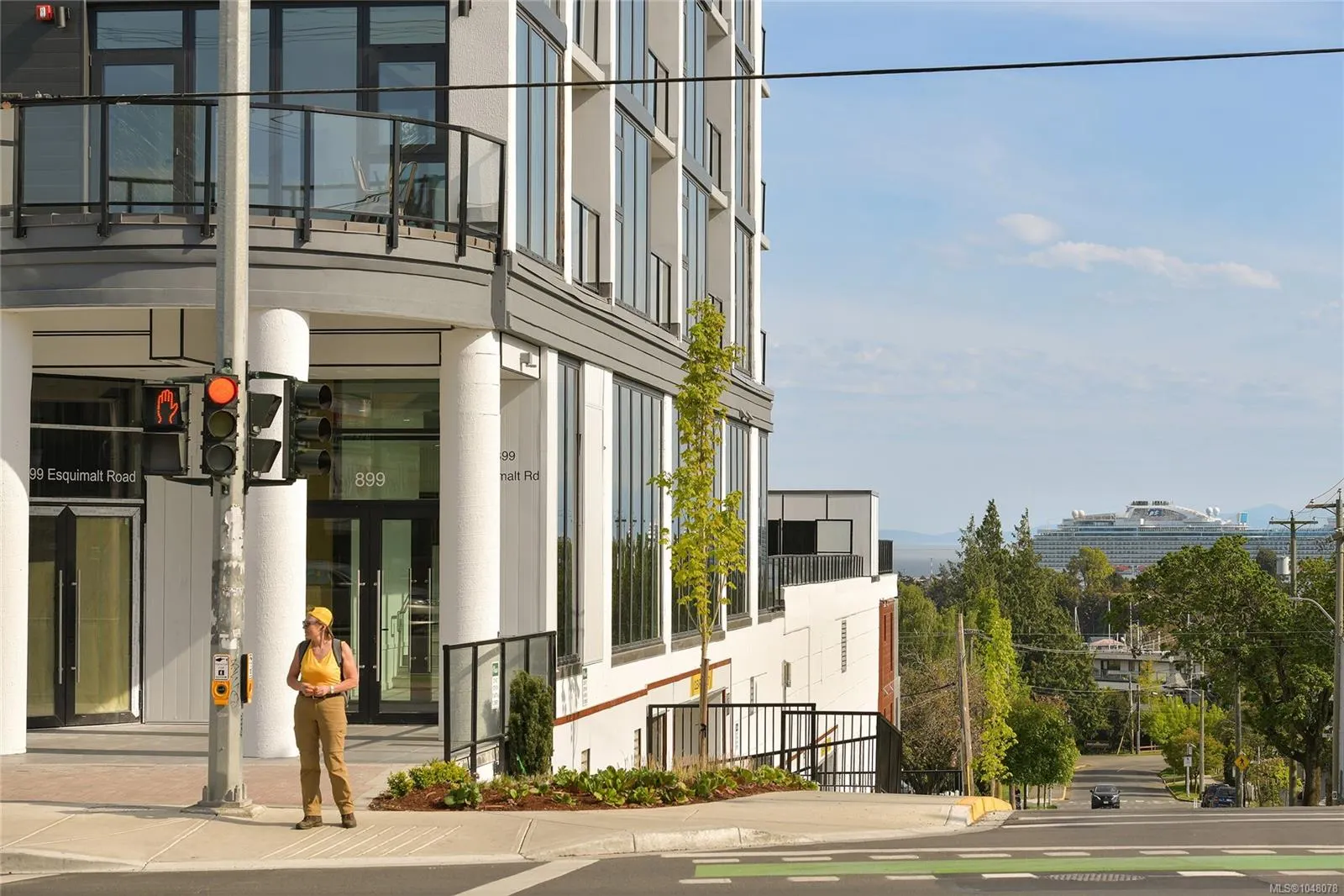 899 Esquimalt Rd