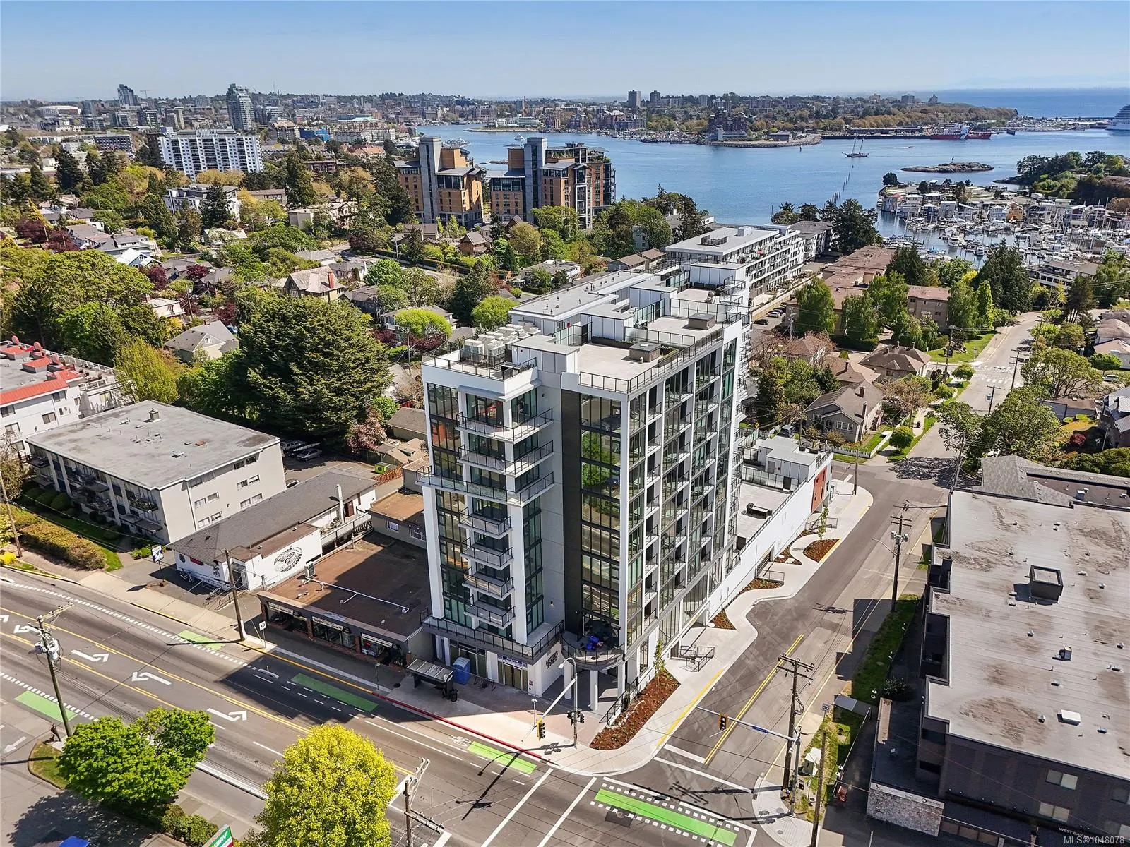899 Esquimalt Rd