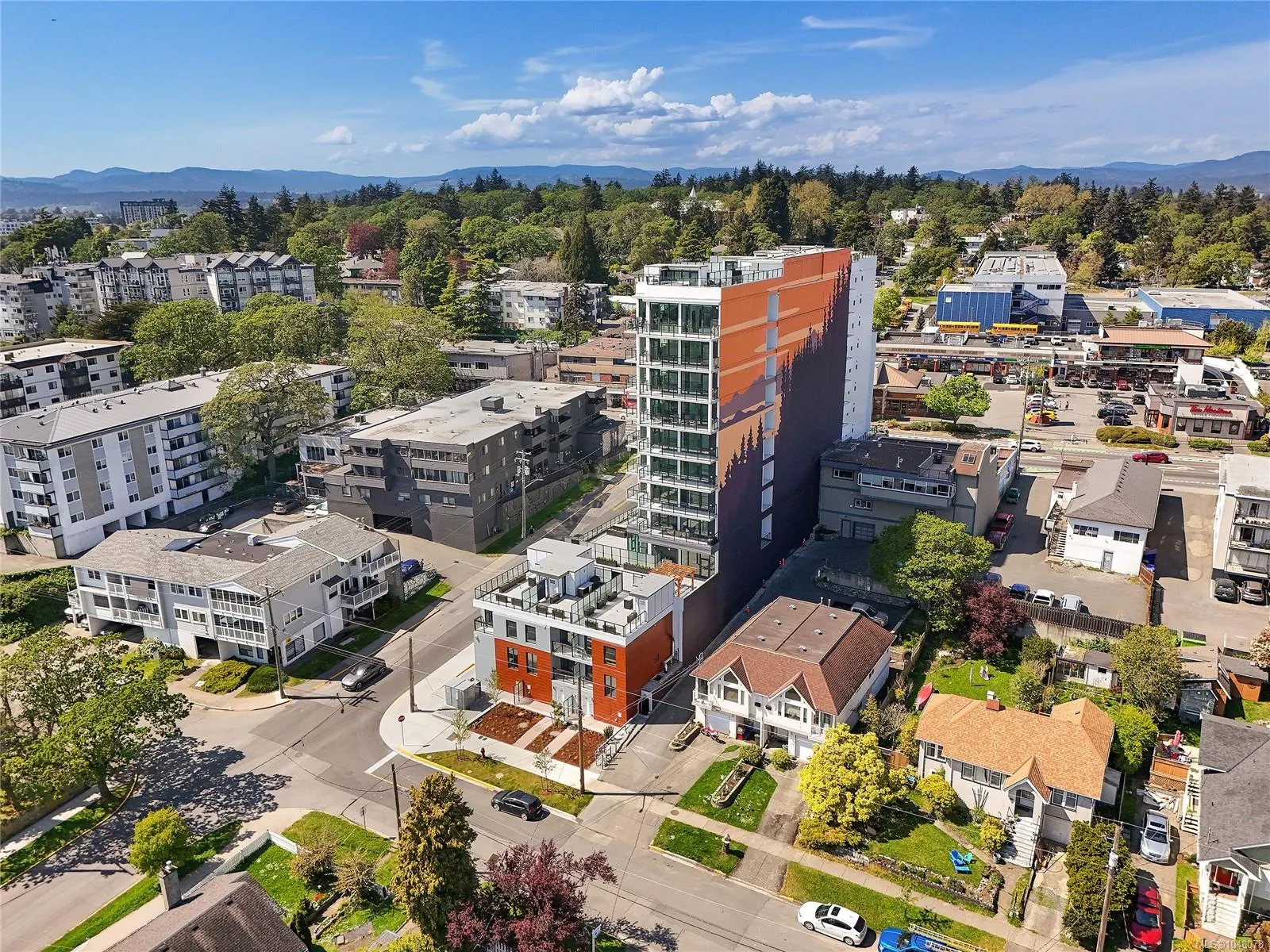 899 Esquimalt Rd