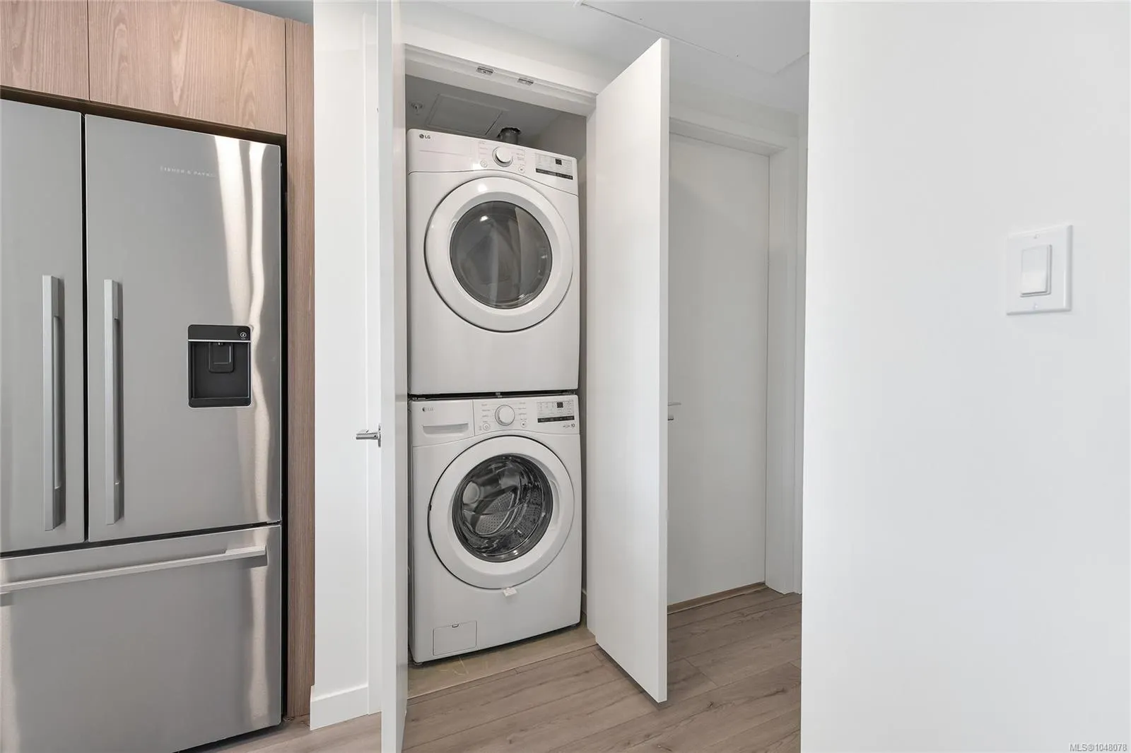899 Esquimalt Rd