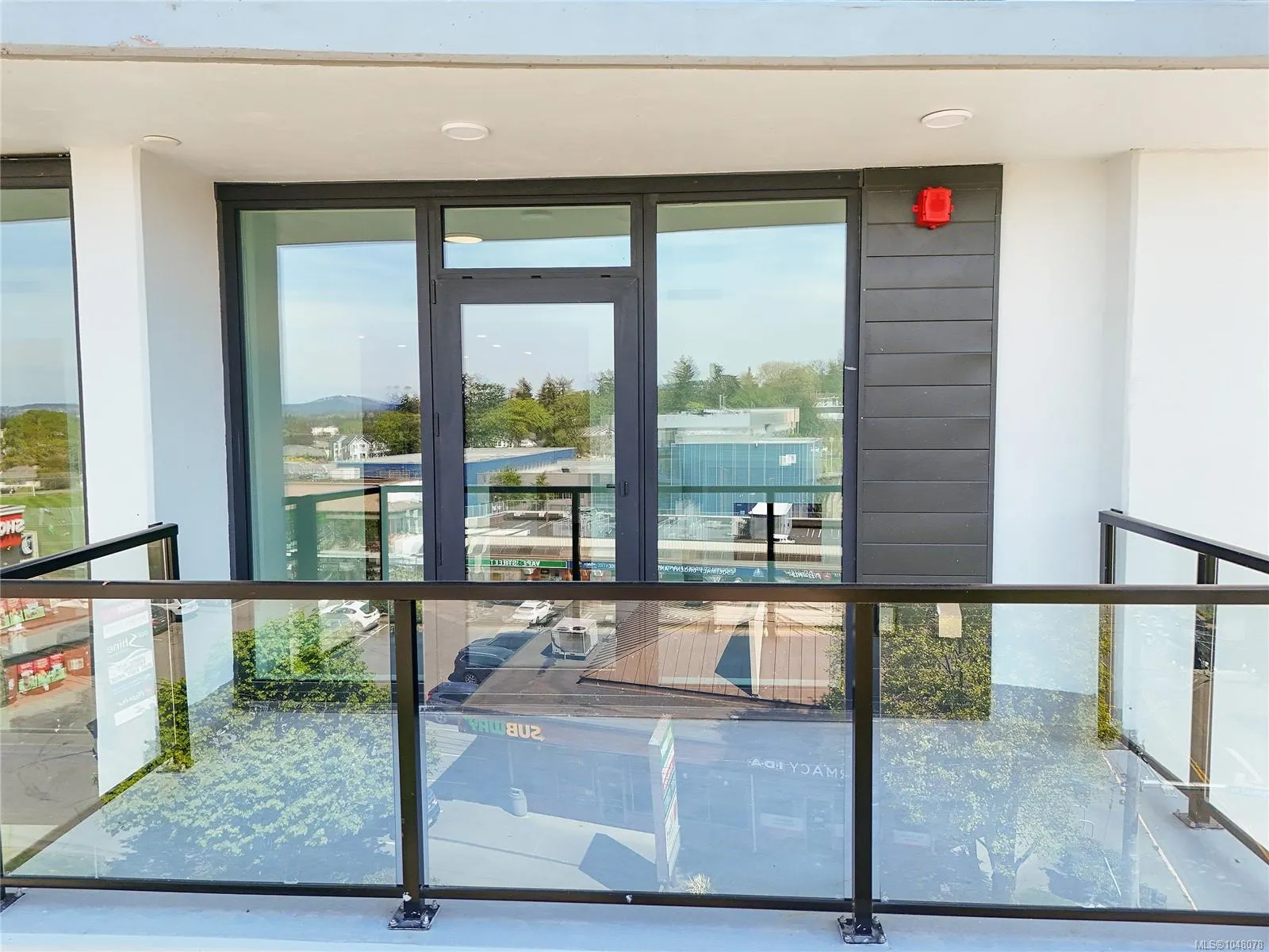 899 Esquimalt Rd