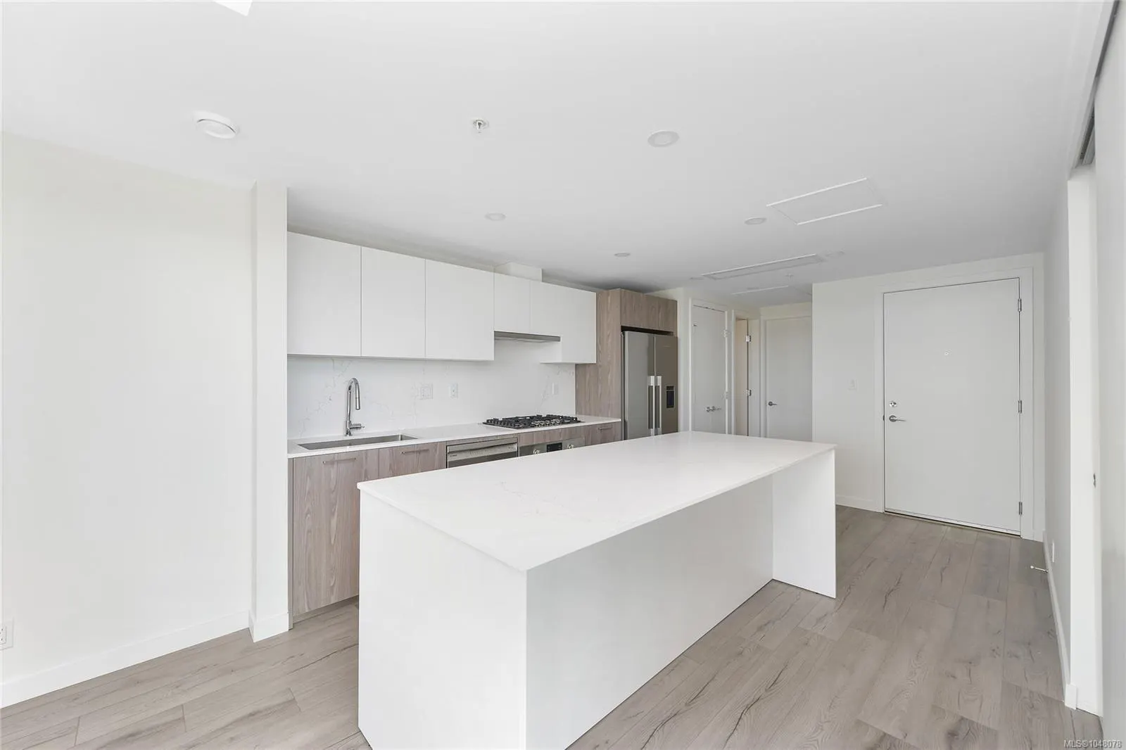 899 Esquimalt Rd