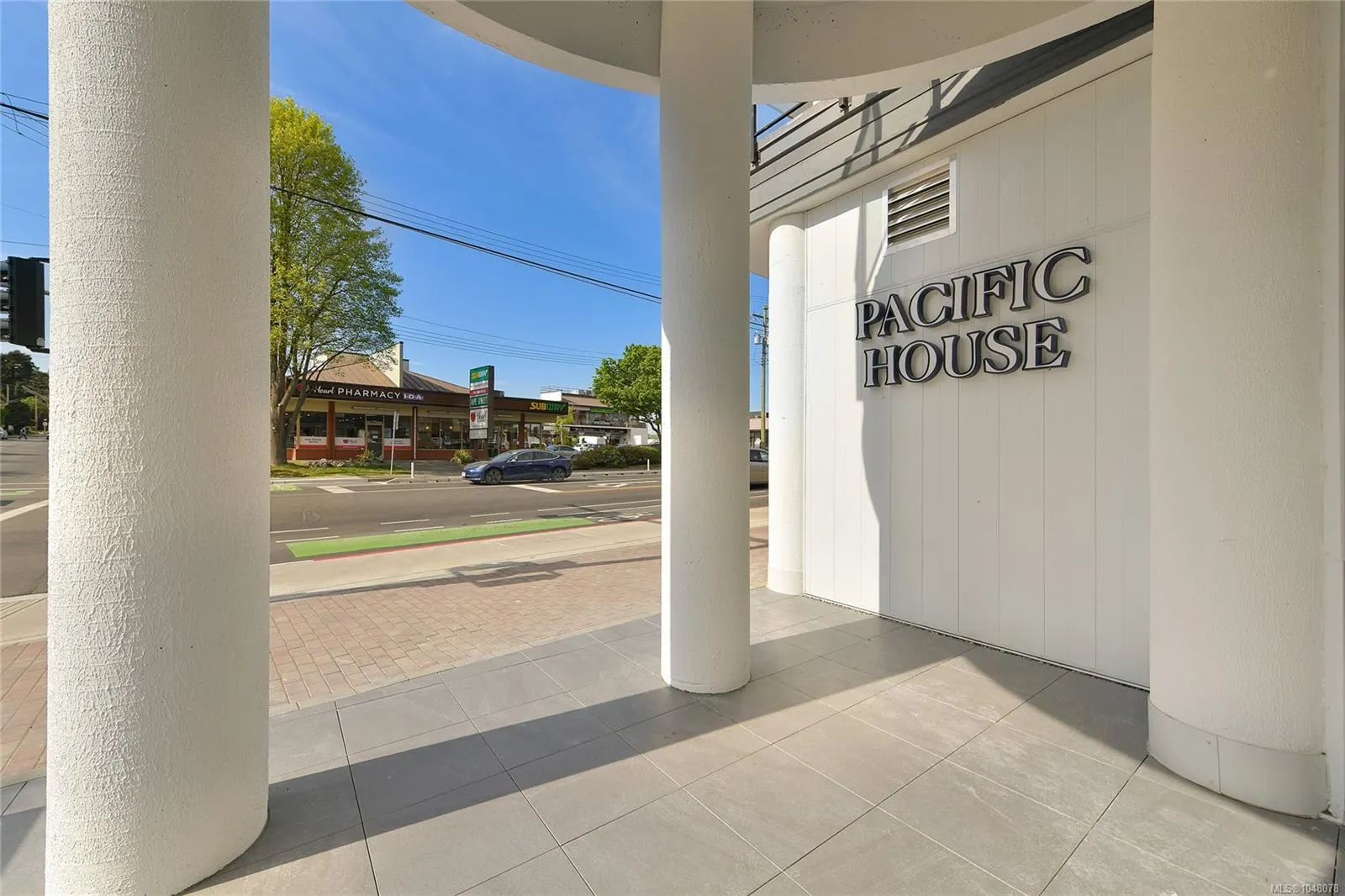 899 Esquimalt Rd