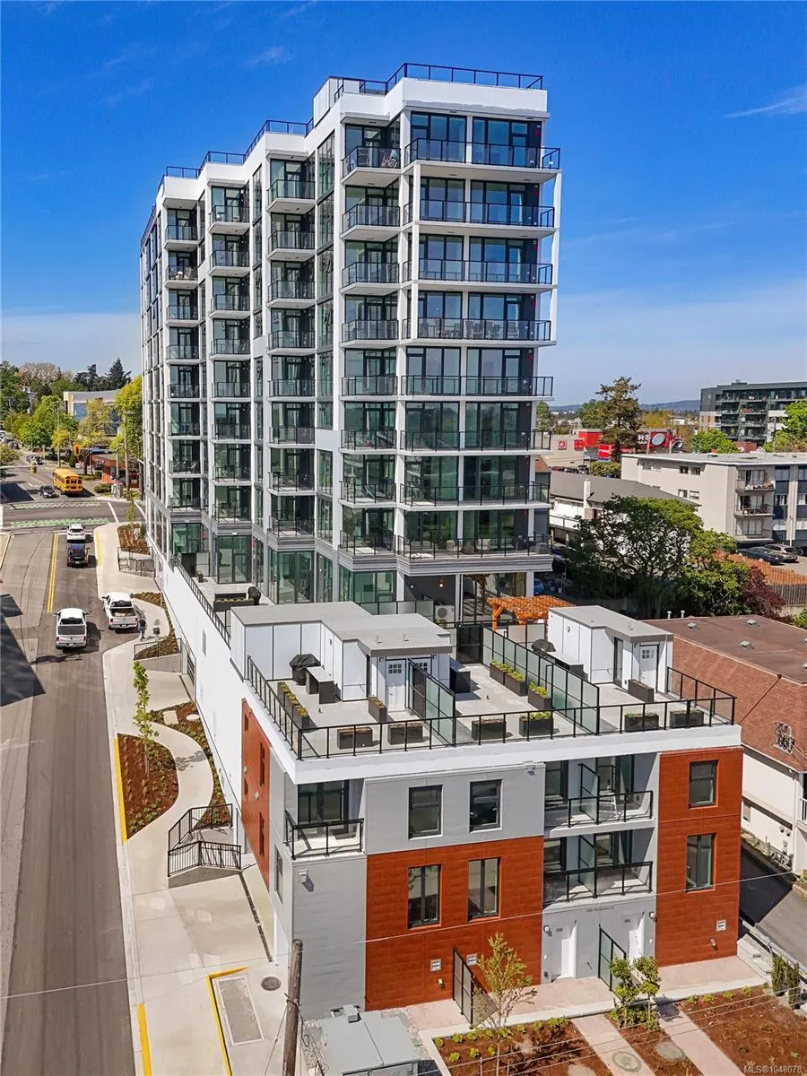 899 Esquimalt Rd