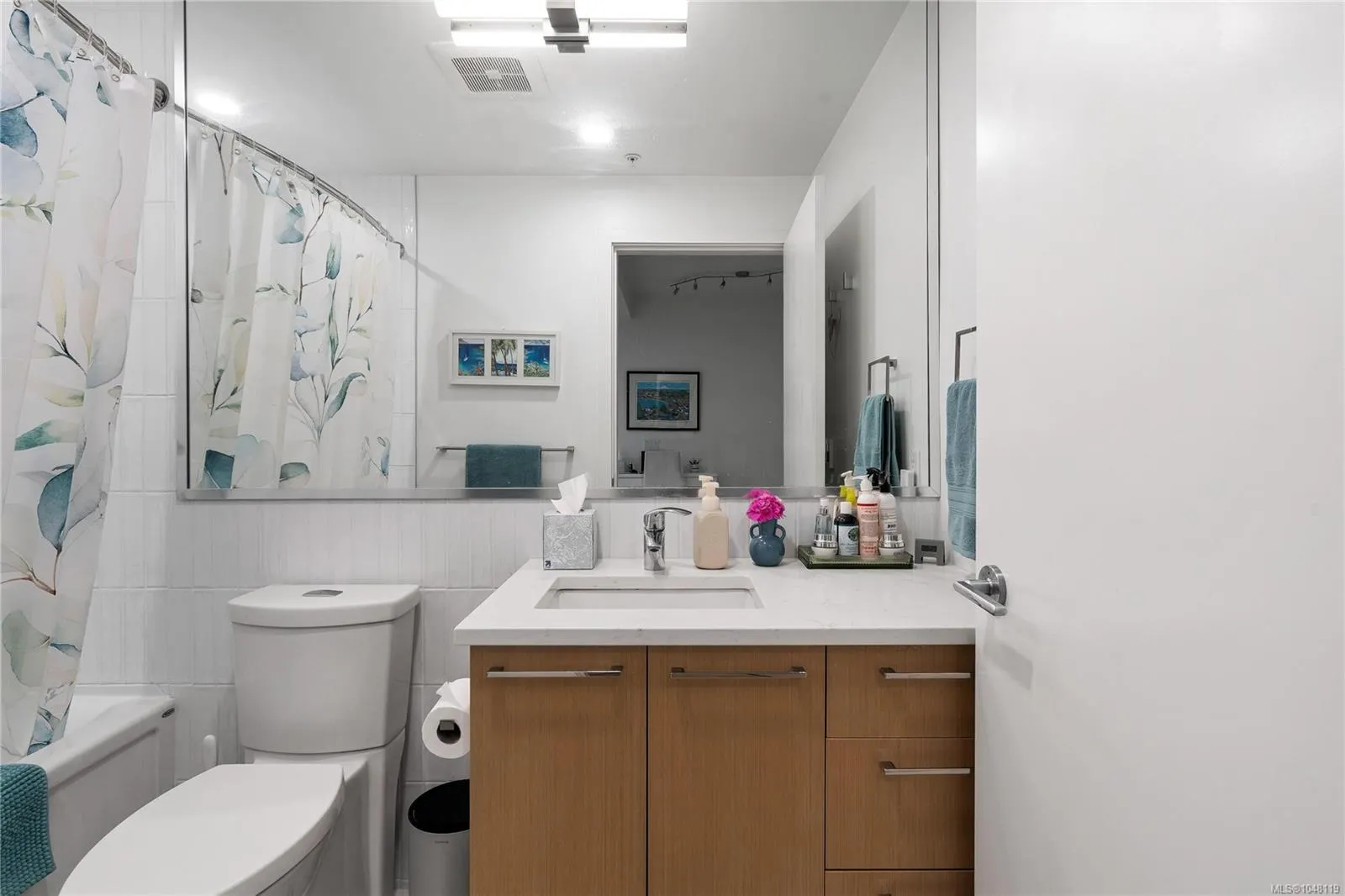 7162 West Saanich Rd