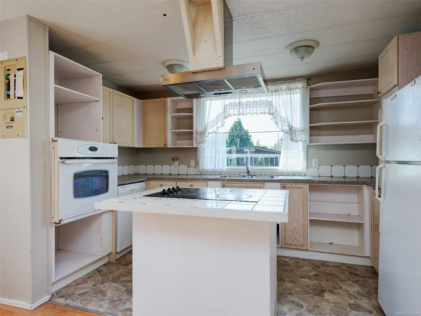 2357 Sooke River Rd