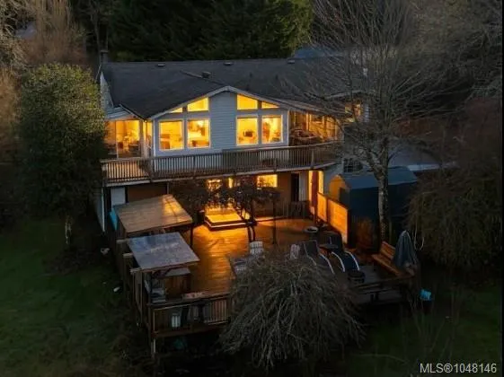 9146 West Saanich Rd