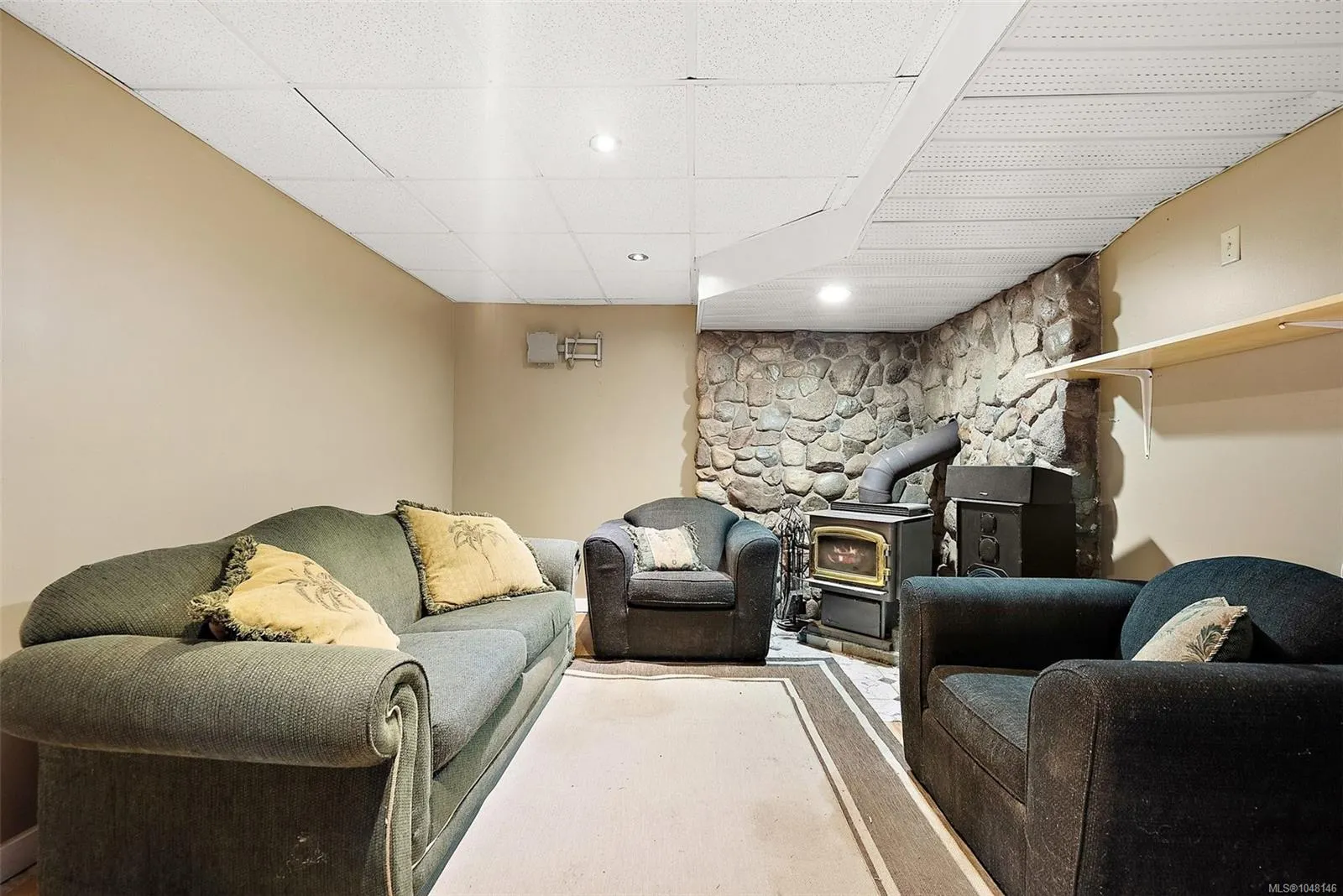 9146 West Saanich Rd