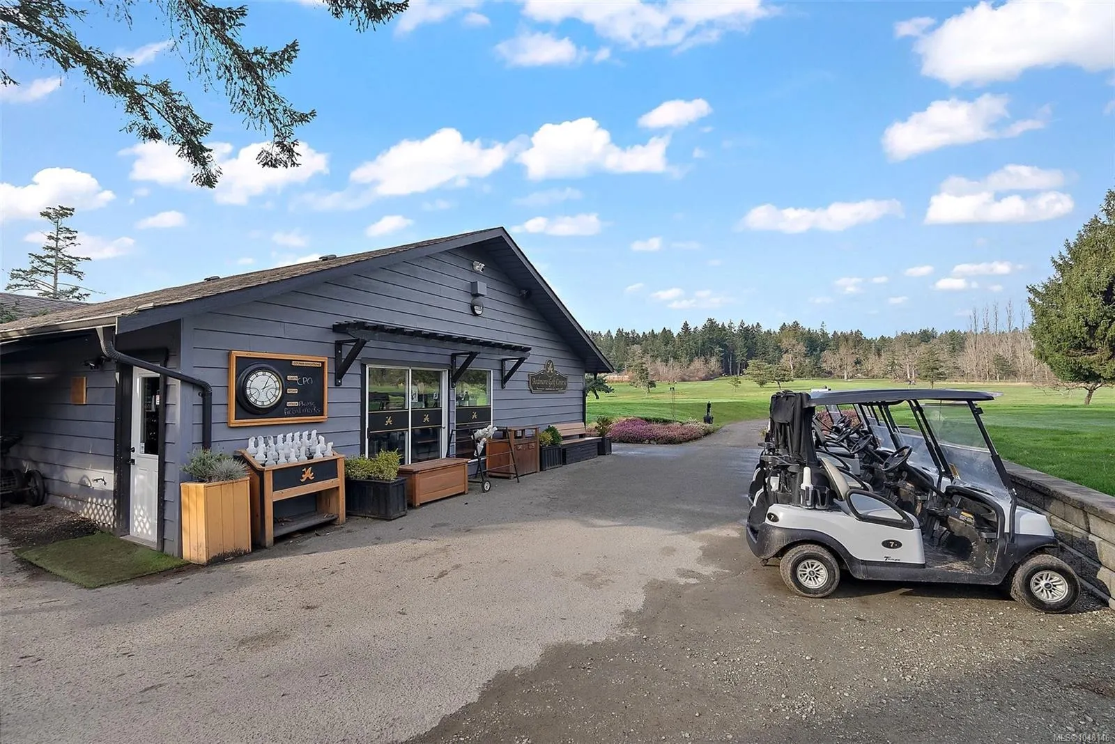 9146 West Saanich Rd