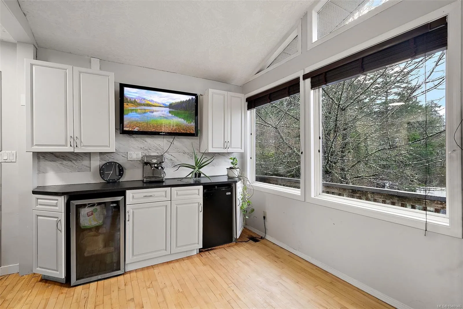 9146 West Saanich Rd
