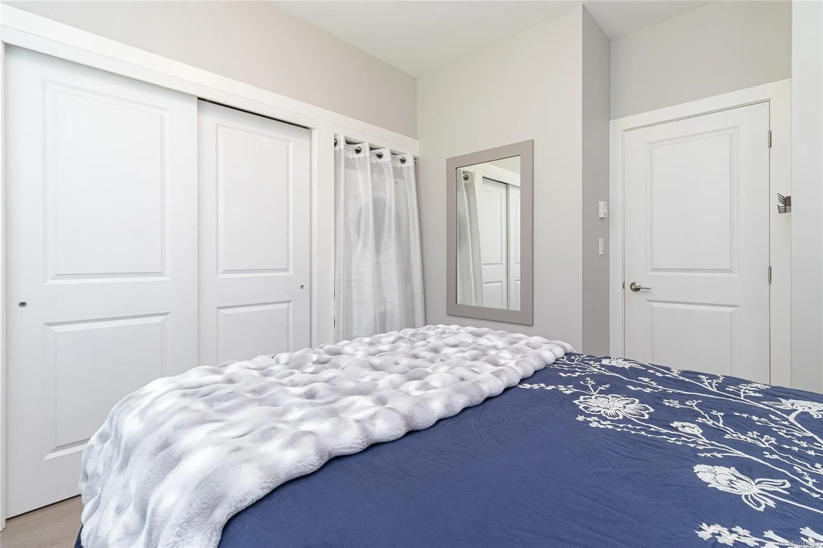920 Snowdrop Ave