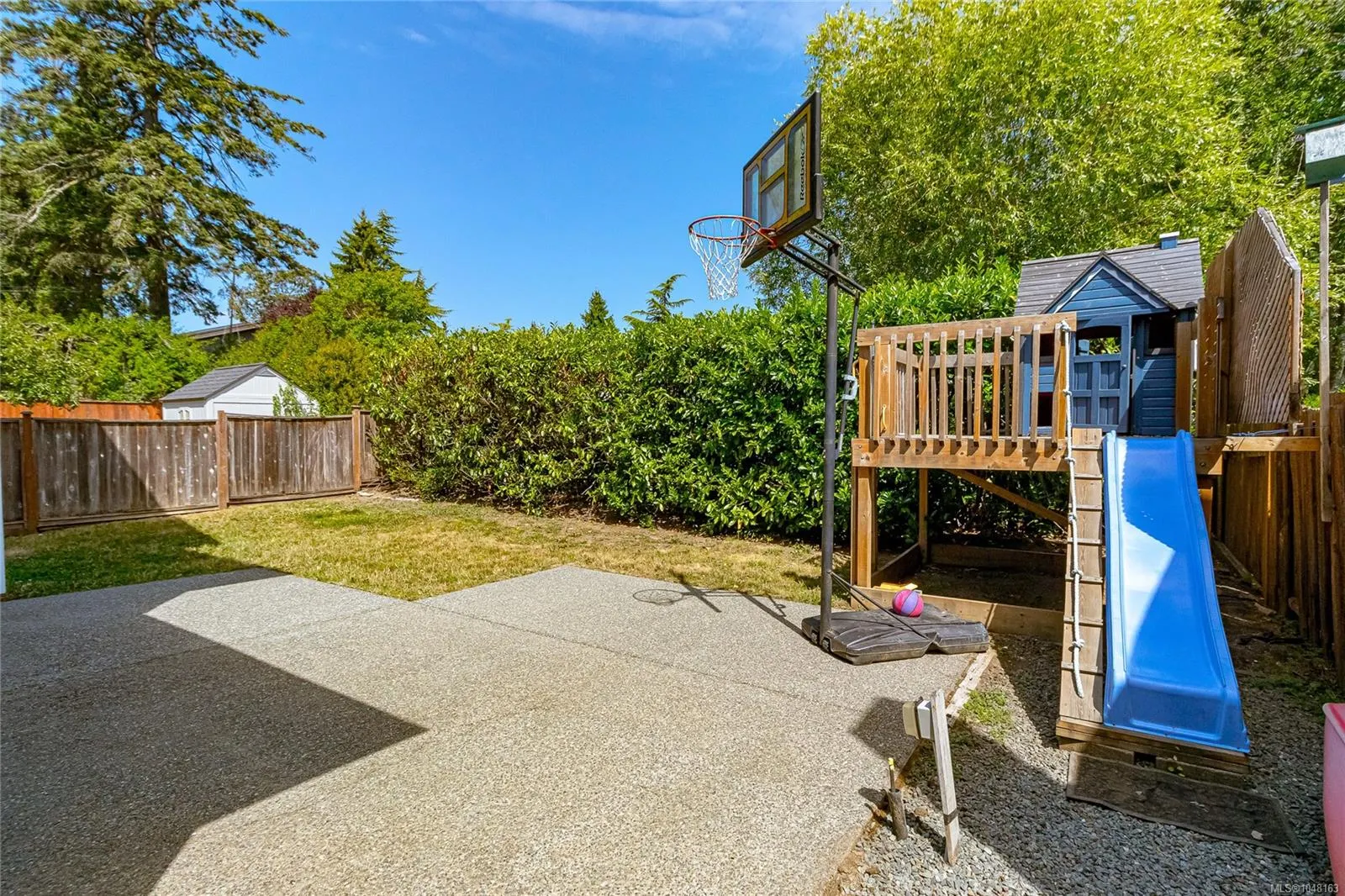 920 Snowdrop Ave