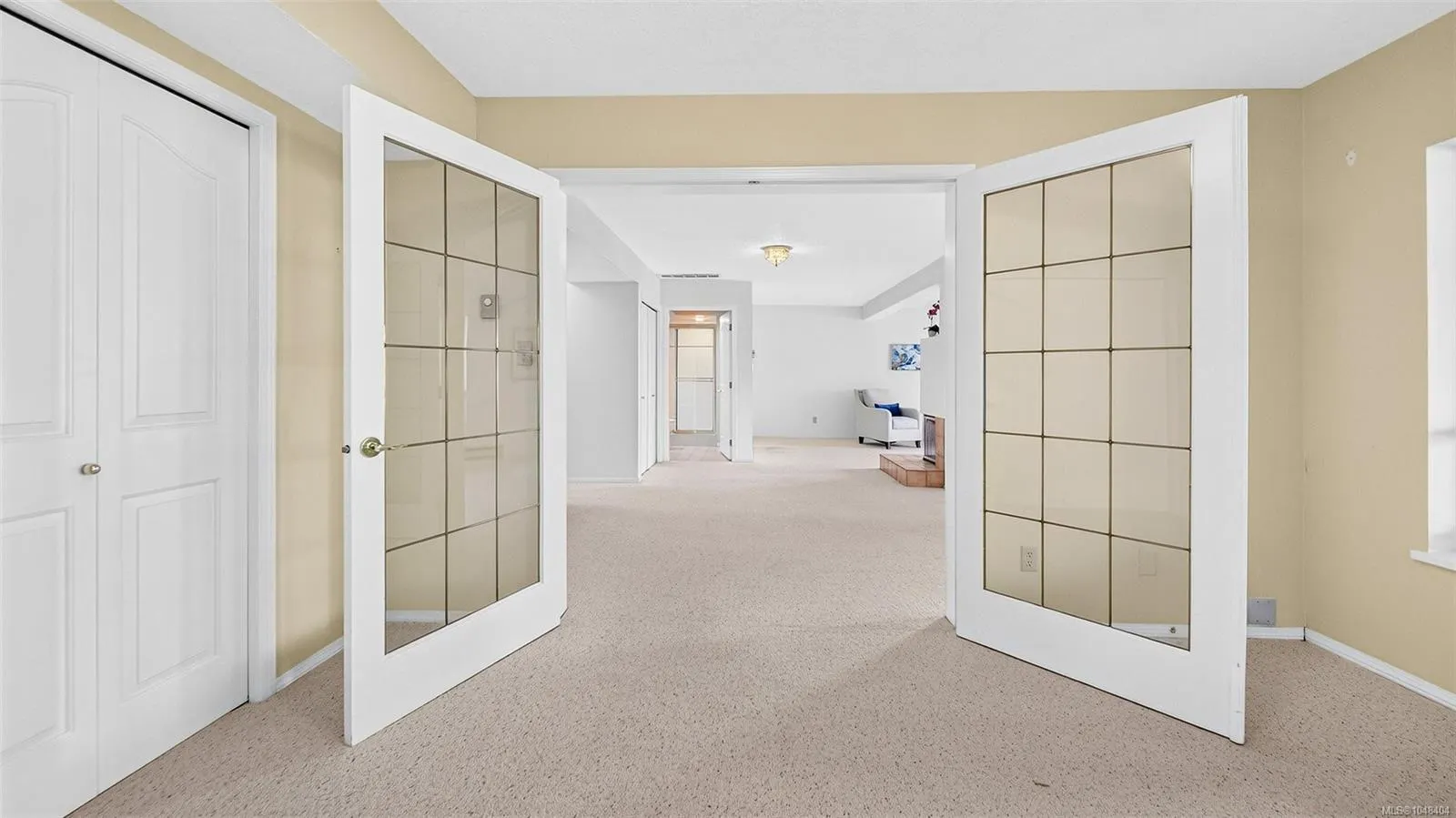 6880 Wallace Dr