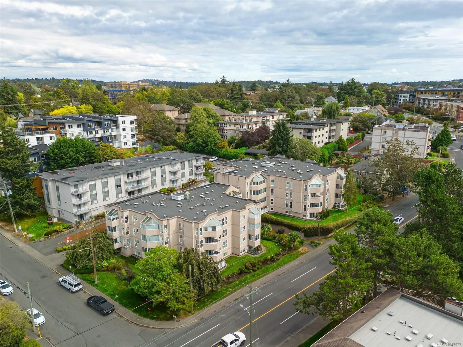 40 Gorge Rd W