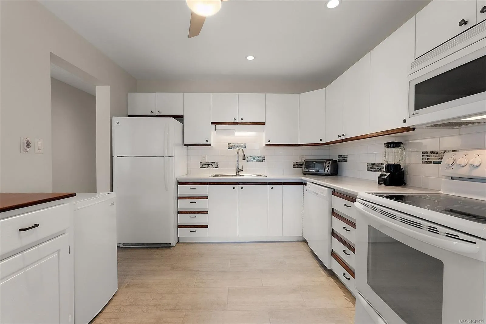 40 Gorge Rd W