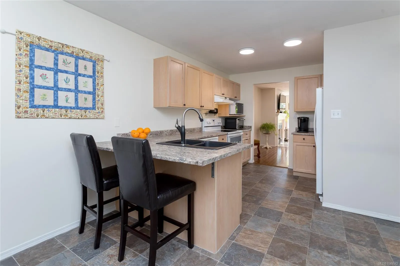 909 Admirals Rd