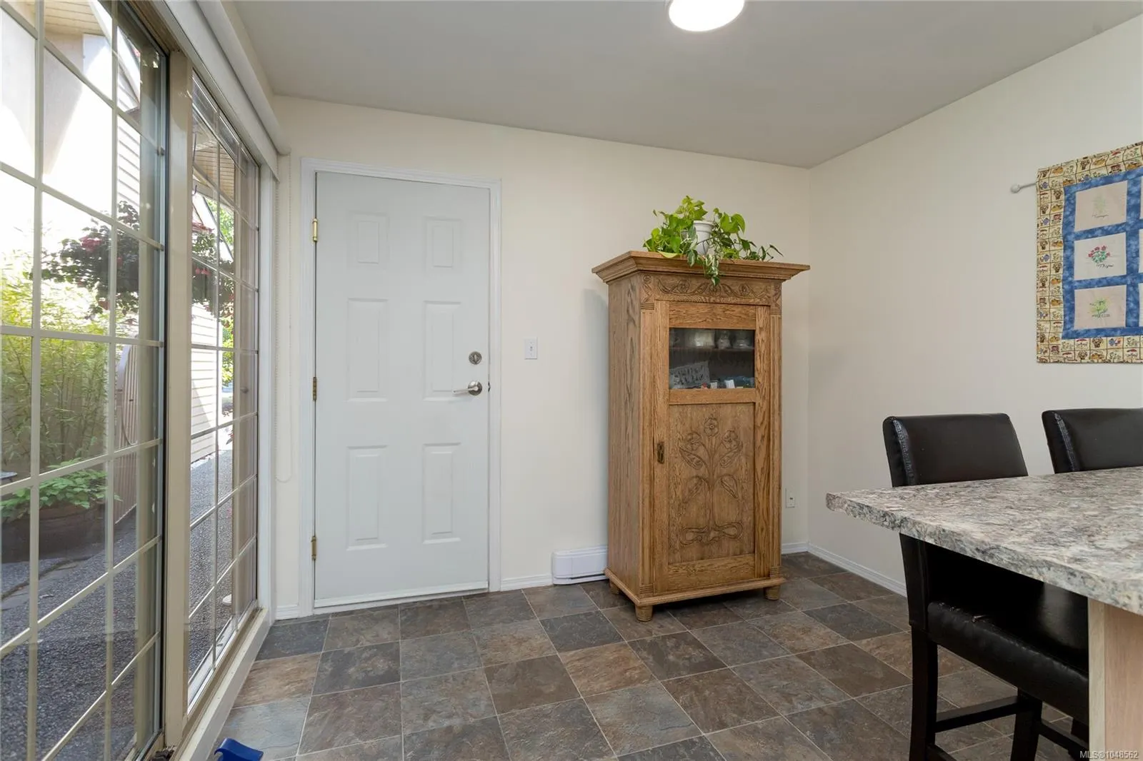 909 Admirals Rd