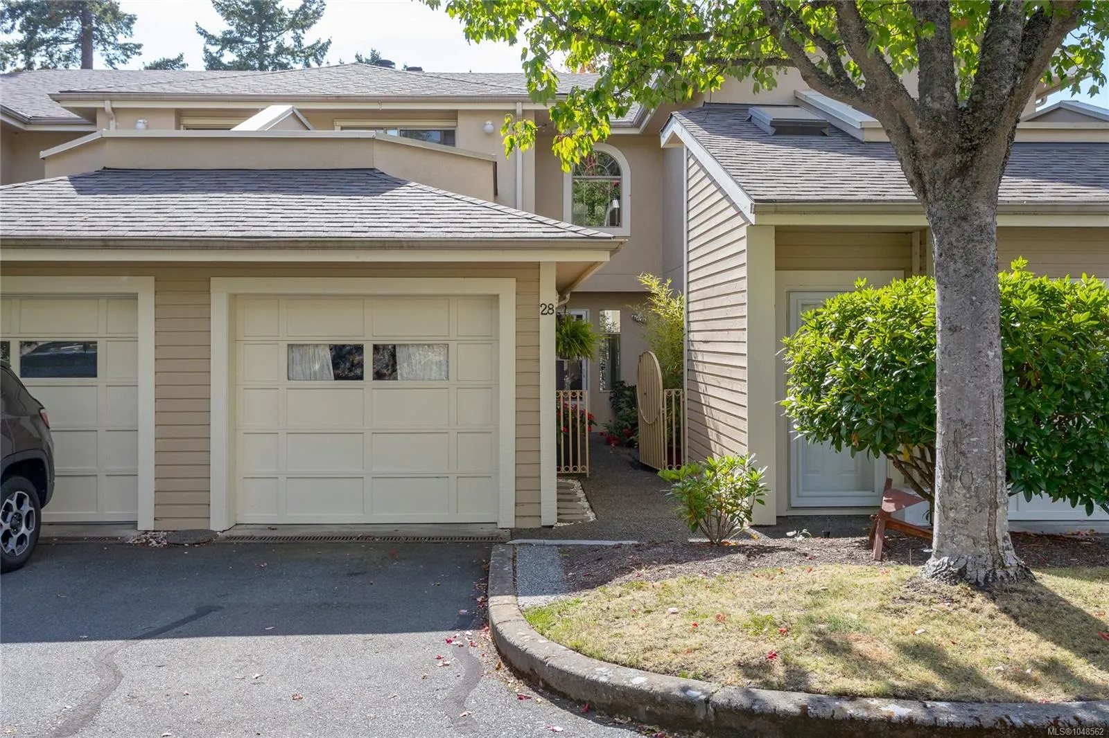 909 Admirals Rd