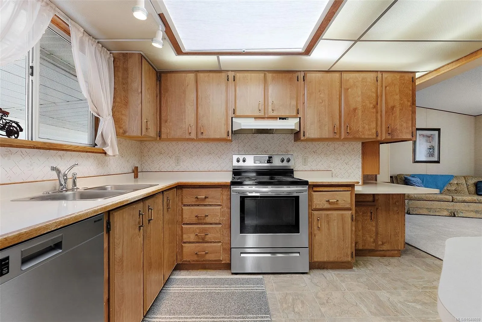 7701 Central Saanich Rd