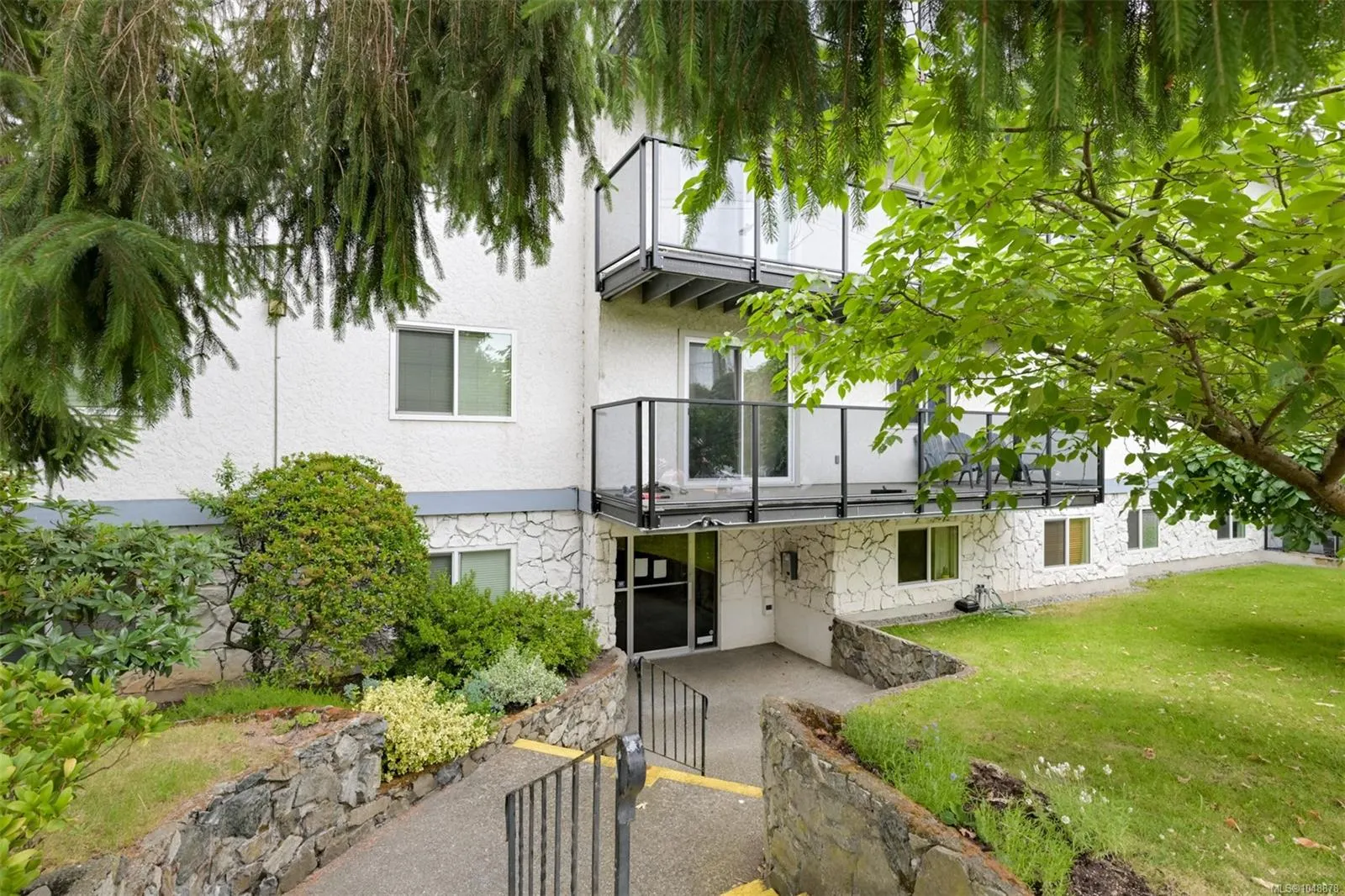 859 Carrie St