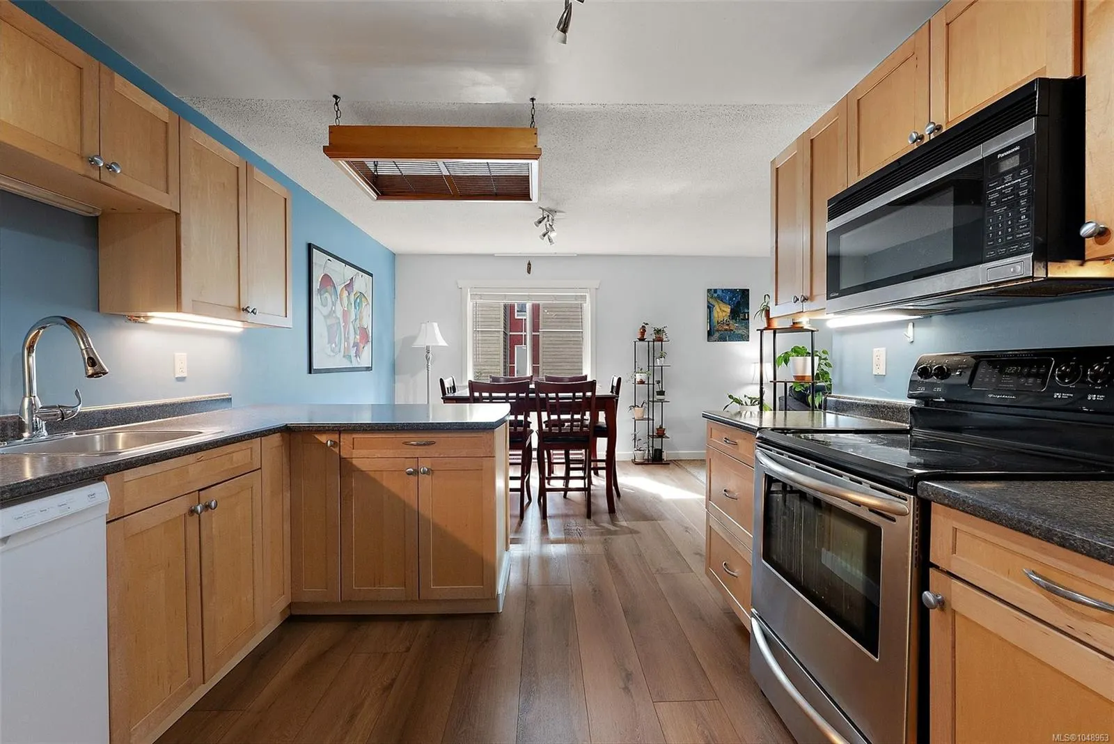 3235 Quadra St