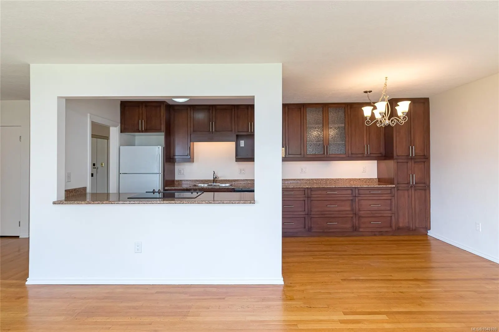 1318 Beach Dr