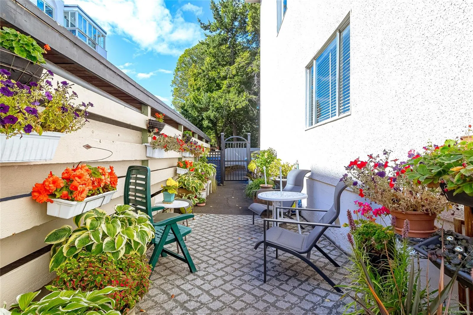 1318 Beach Dr