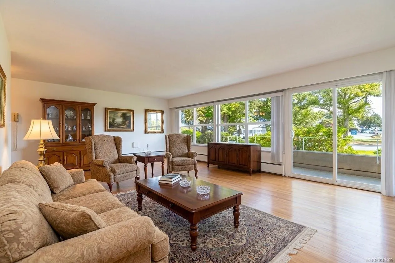 1318 Beach Dr