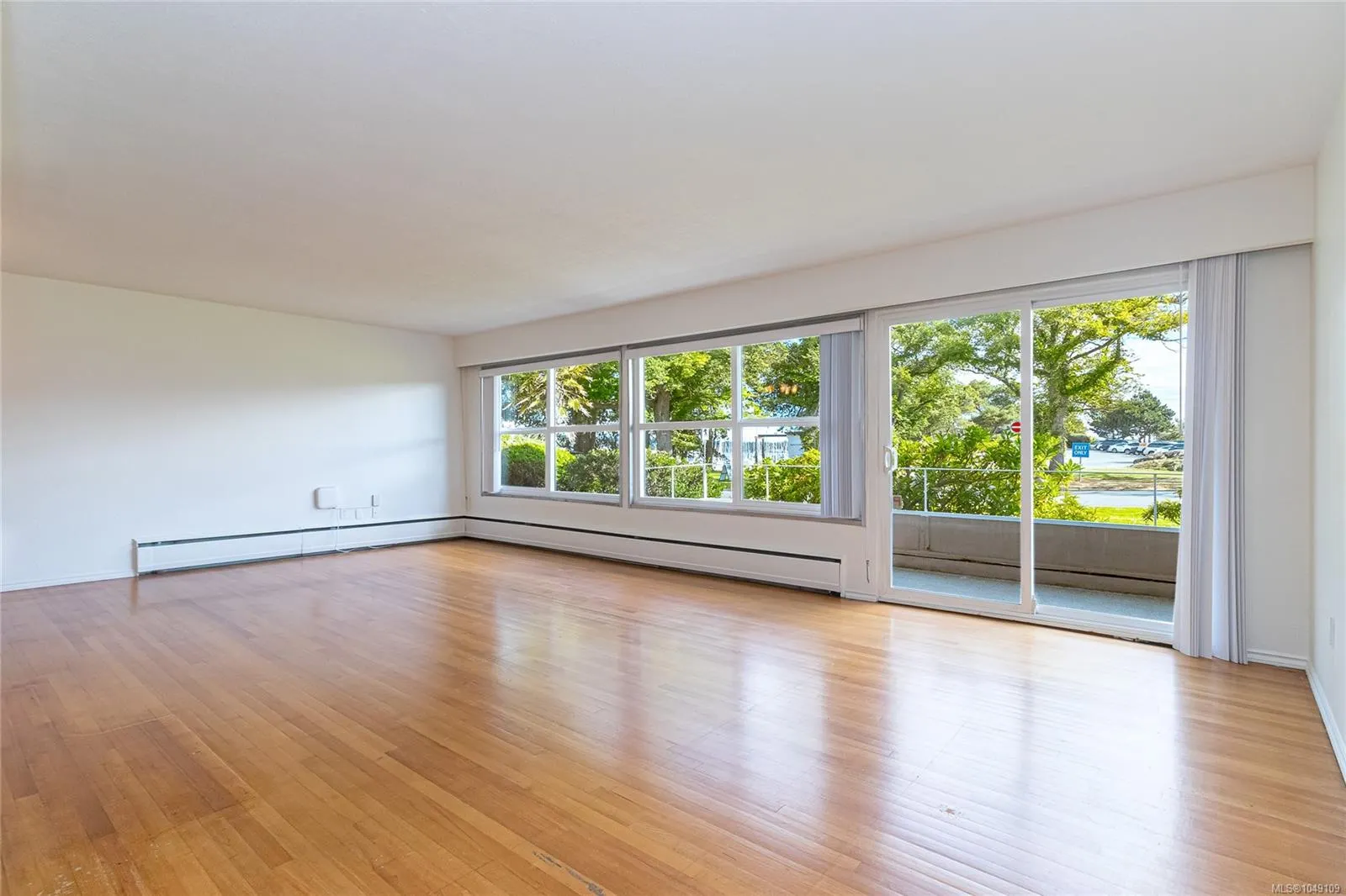 1318 Beach Dr