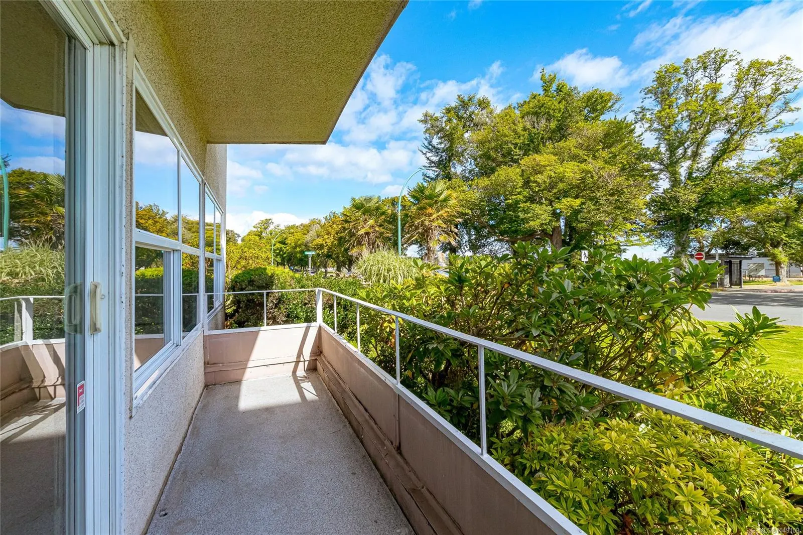 1318 Beach Dr