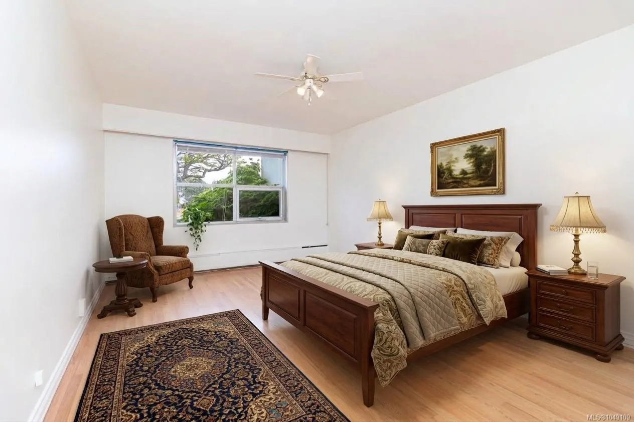1318 Beach Dr