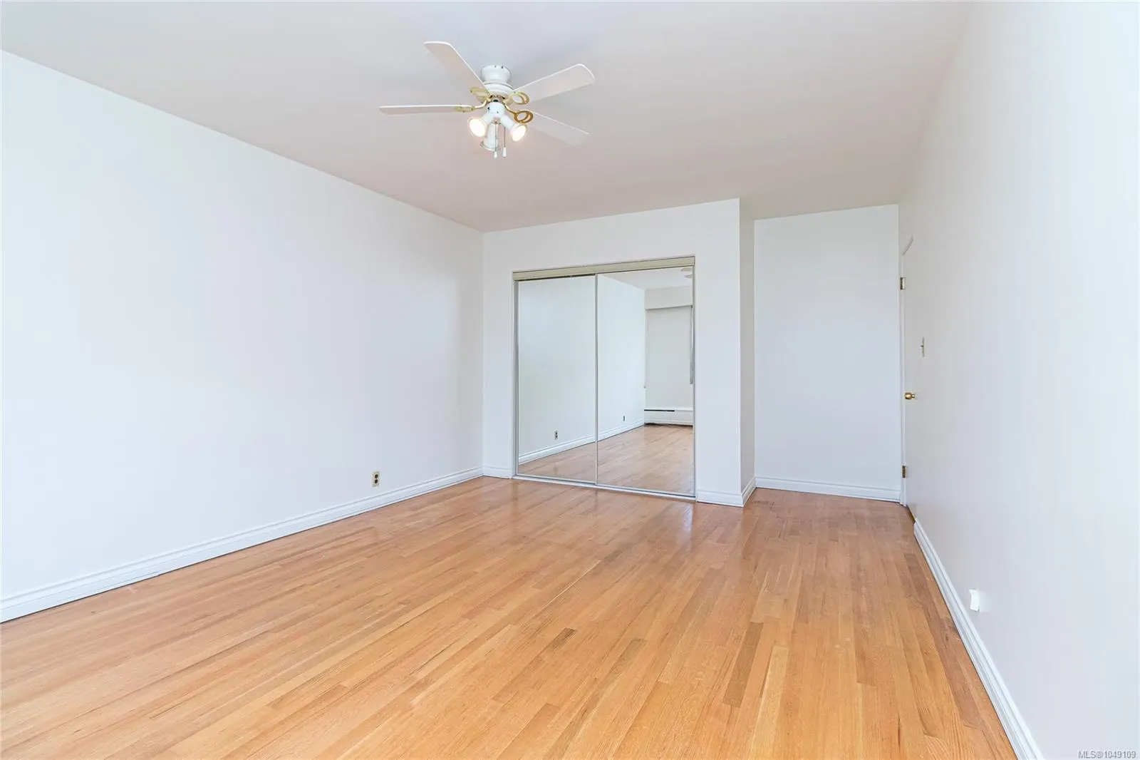 1318 Beach Dr