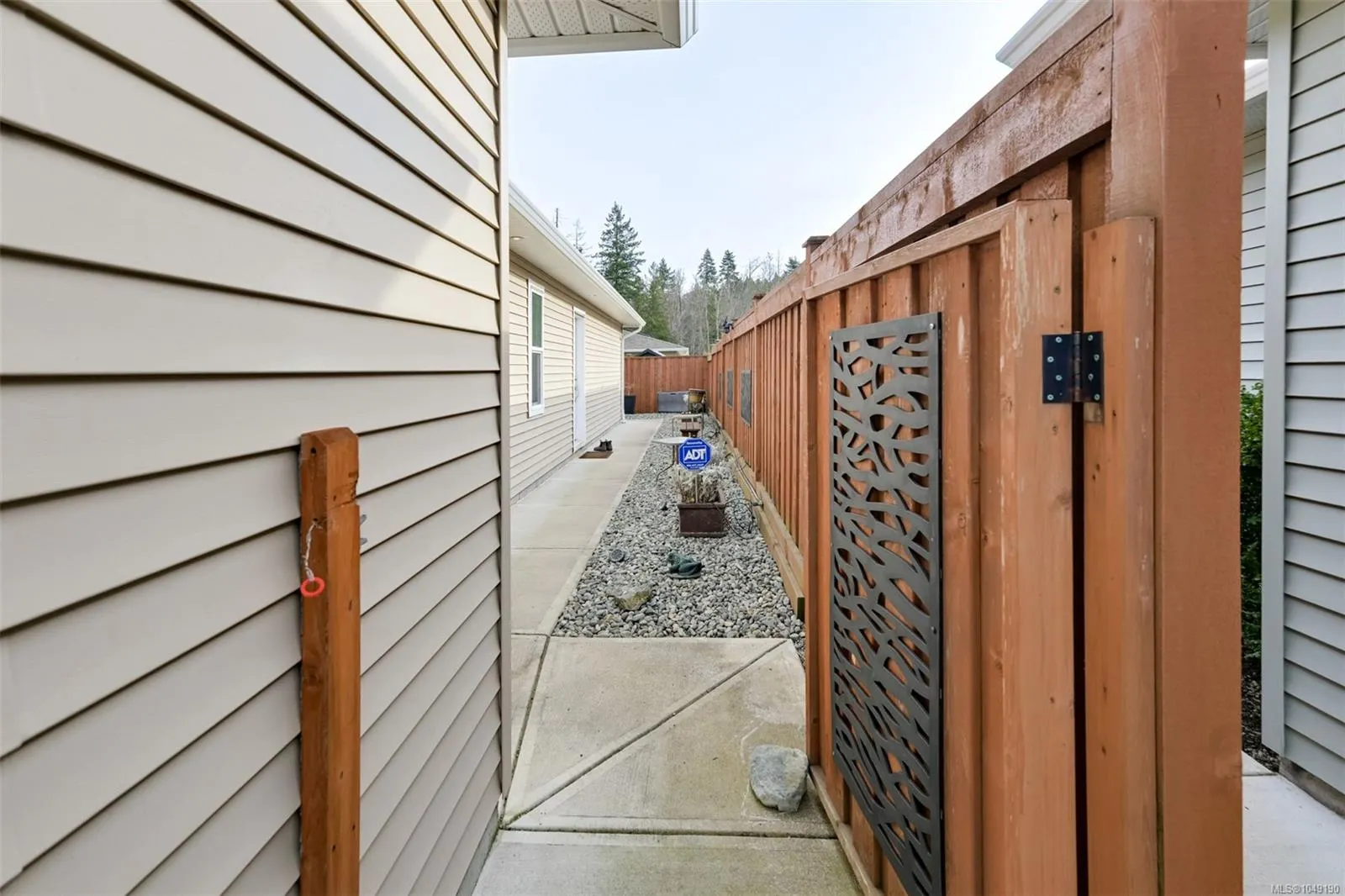 7586 Tetayut Rd