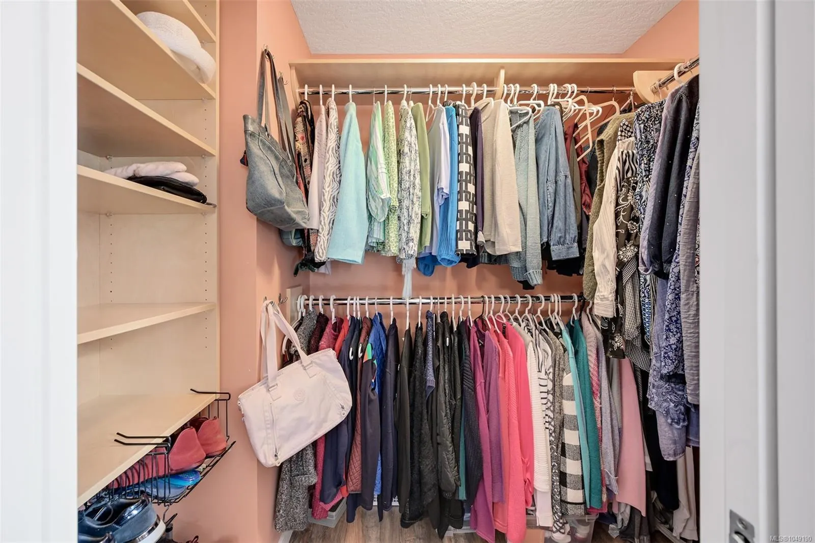 7586 Tetayut Rd