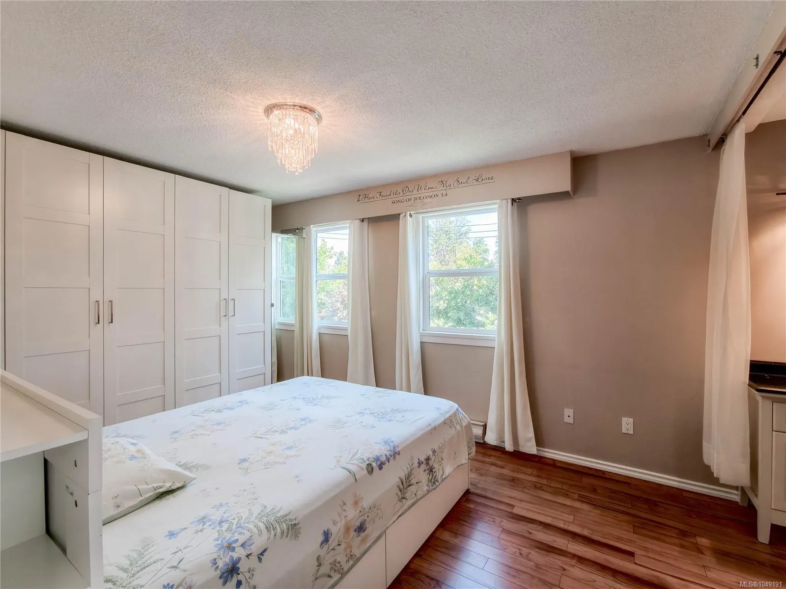 3060 Harriet Rd