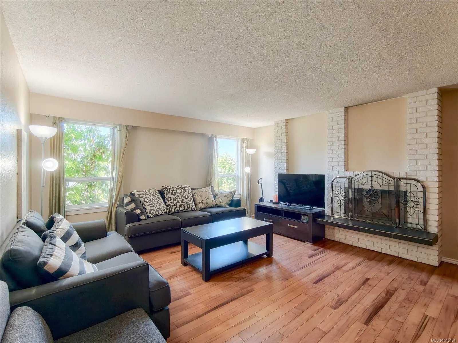 3060 Harriet Rd