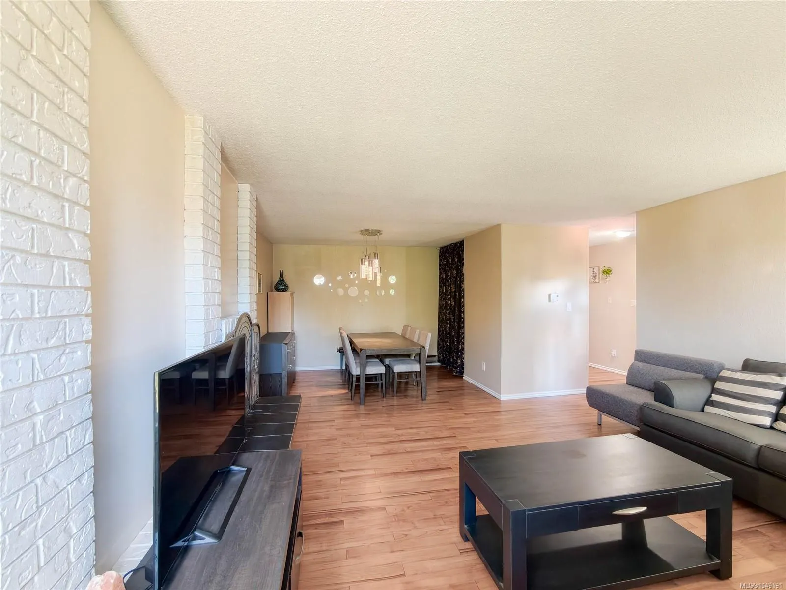 3060 Harriet Rd