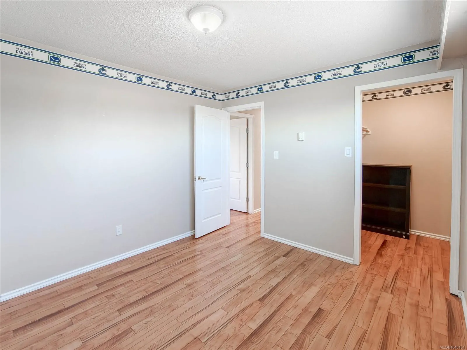 3060 Harriet Rd