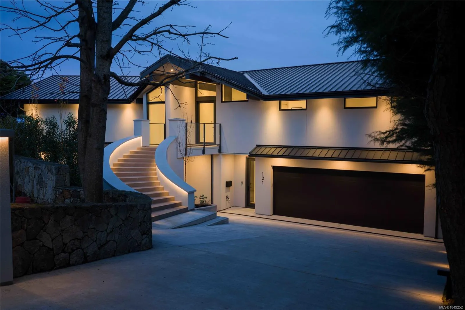 121 Denison Rd