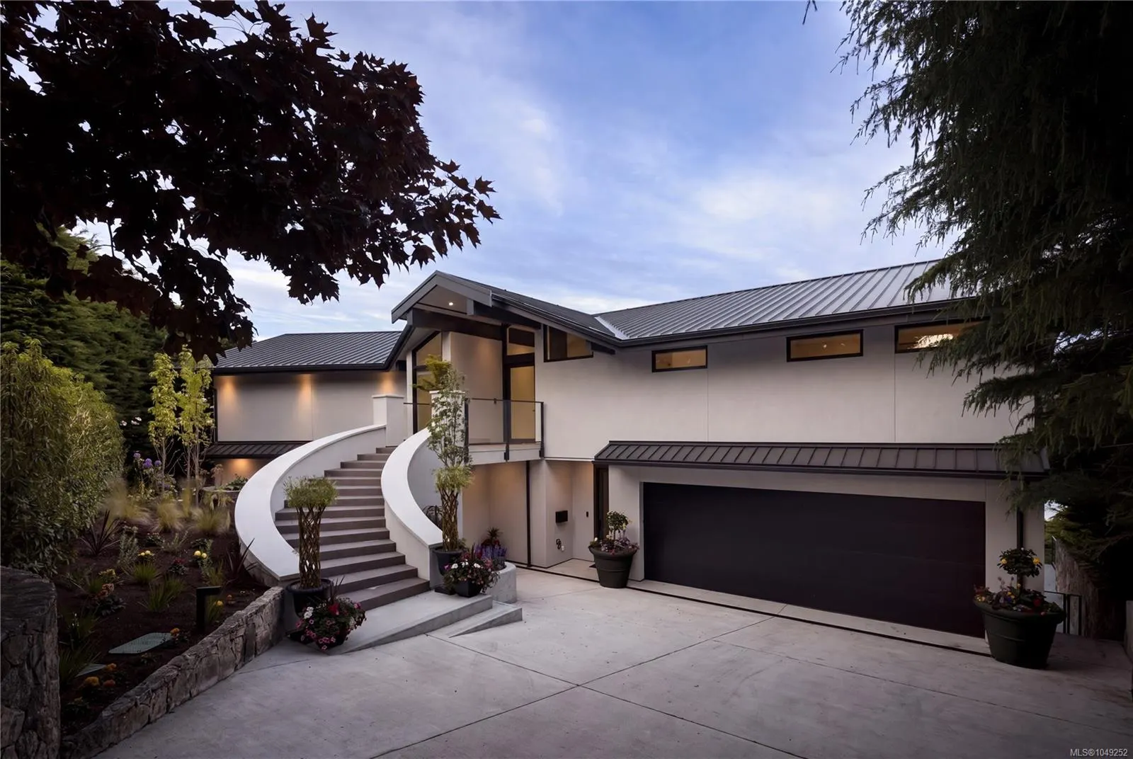 121 Denison Rd
