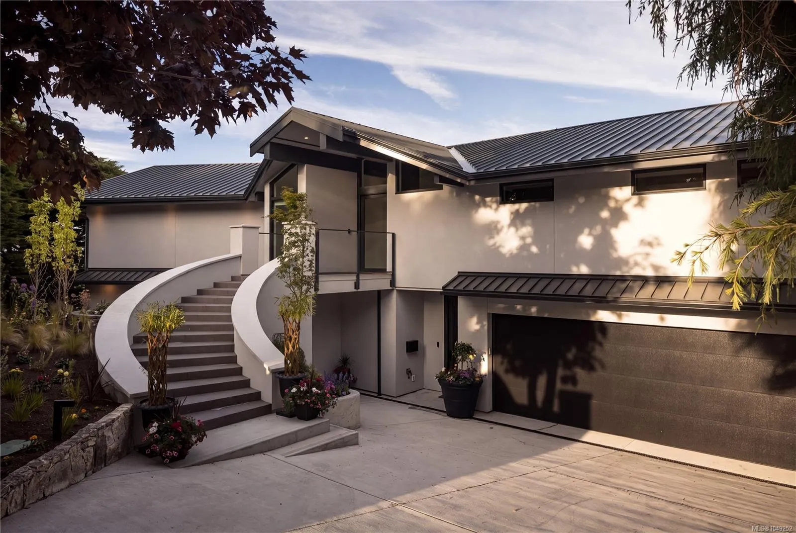 121 Denison Rd